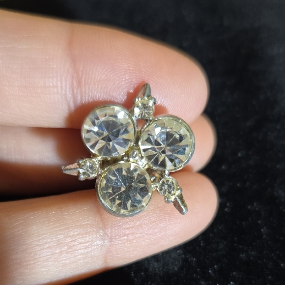 #616 Vintage Elegant Silver Tone Pin - Picture 3 of 3